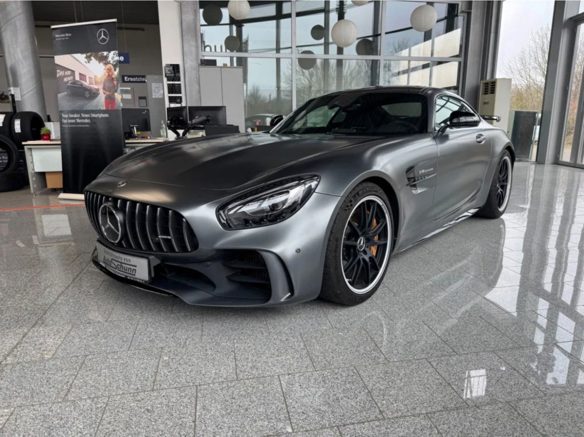 Mercedes-Benz AMG GT R - View 1 - Big