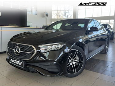 Mercedes-Benz E 220 - View 1