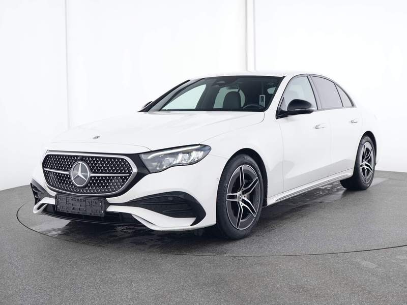 Mercedes-Benz E 220 - View 1 - Big