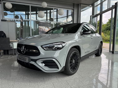 Mercedes-Benz GLA 200 - View 1